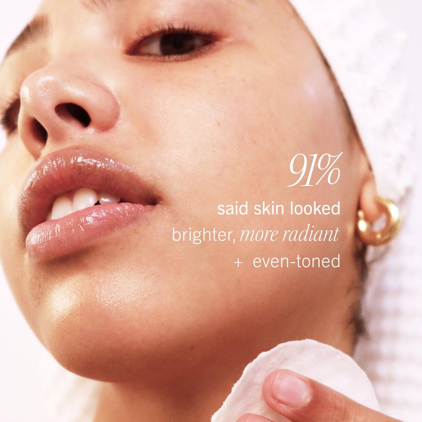 First Aid Beauty - Facial Radiance Pads with Glycolic & Lactic Acids – Daily Exfoliating Pads with AHA that Help Tone & Brighten Skin – Makeup Prep Pads - Compostable for Daily Use – 60 Pads